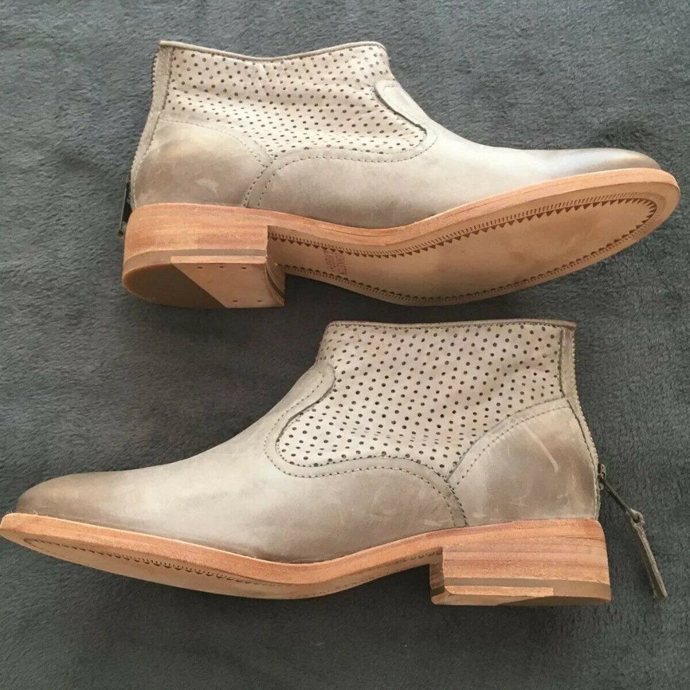Johnston & Murphy Vickie Short Boots Sz 6.5 NIB